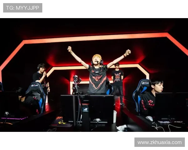 FPX逆袭之路：洲际赛中的传奇崛起与荣耀时刻